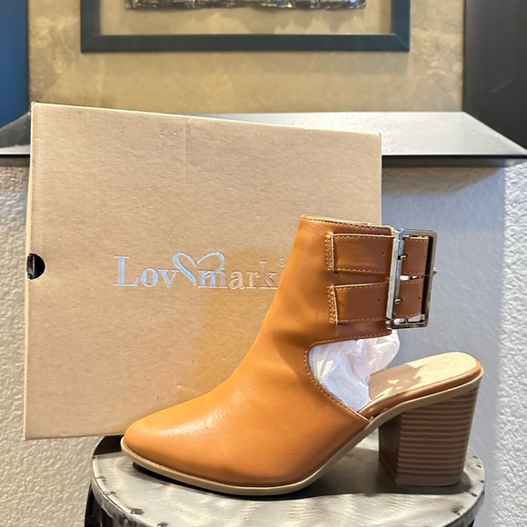 Lov Mark| Agenda Twin Buckle Booties| Size 8 - Picture 2 of 7